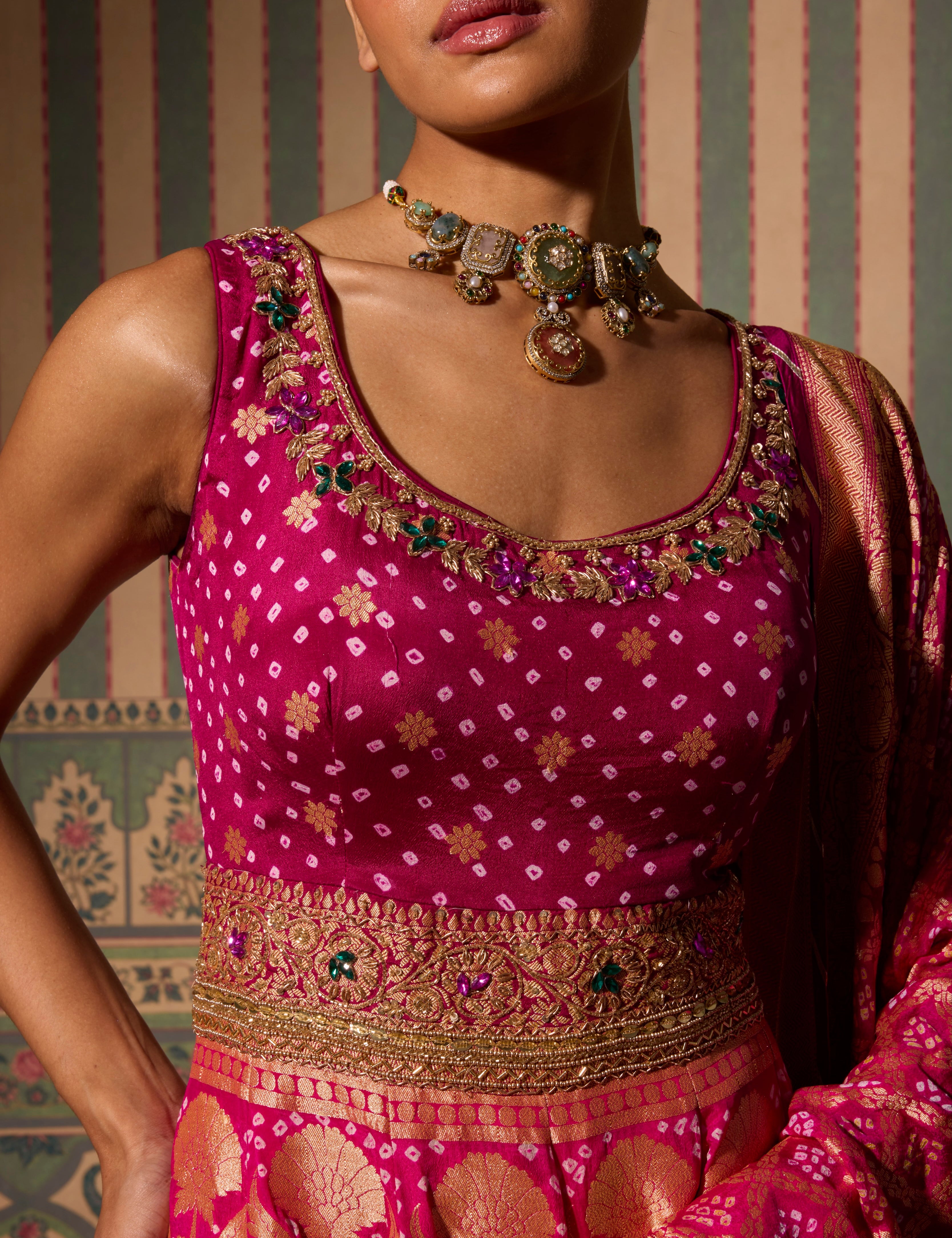 Sari_Palace_1087.jpg
